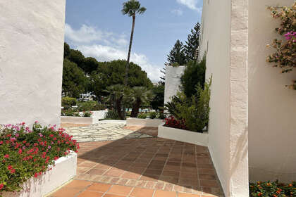 Apartment for sale in Puerto Banús, Málaga. 