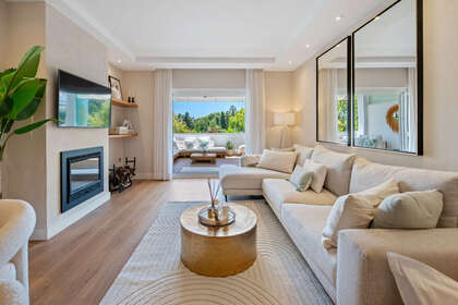 Apartment for sale in Puerto Banús, Marbella, Málaga. 