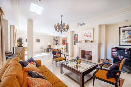 Penthouse for sale in Puerto Banús, Marbella, Málaga. 