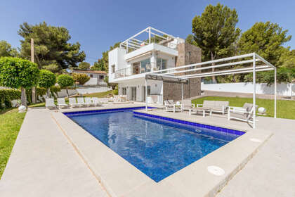 Таунхаус Продажа в Moraira, Alicante. 