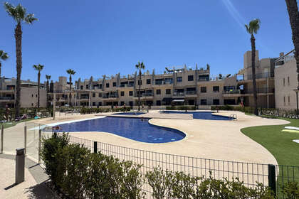 Апартаменты Продажа в Pilar de la Horadada, Alicante. 