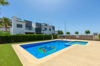 Апартаменты Продажа в Pilar de la Horadada, Alicante. 