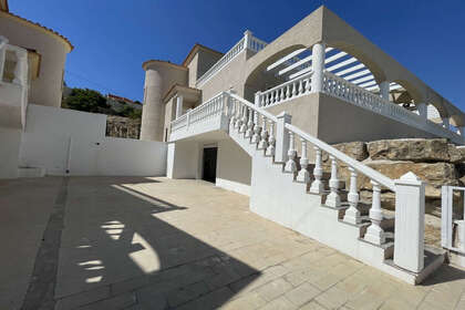 Таунхаус Продажа в Campello (el), Alicante. 