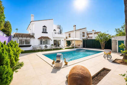 Таунхаус Продажа в Atalaya, La, Málaga. 