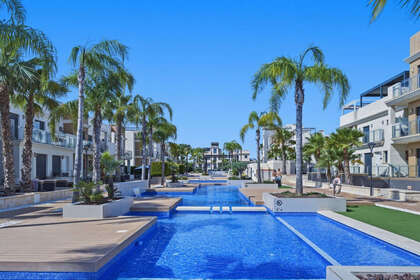 Апартаменты Продажа в Zenia, La, Alicante. 