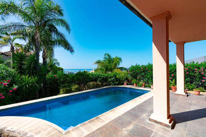 Cluster house for sale in Estepona, Málaga. 