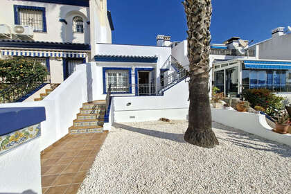 Maison de ville vendre en Villamartín, Alicante. 
