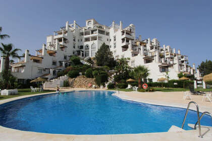 Apartment for sale in Calahonda, Mijas, Málaga. 