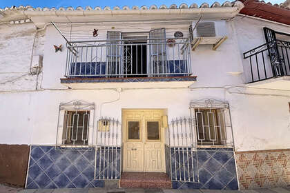 House for sale in Benamargosa, Málaga. 