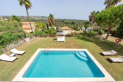 Cluster house for sale in Sotogrande, Cádiz. 