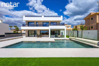 Maison de ville vendre en Torrevieja, Alicante. 