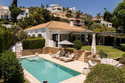 Maison de ville vendre en El Paraiso, Estepona, Málaga. 