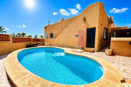 Cluster house for sale in Villamartín, Alicante. 