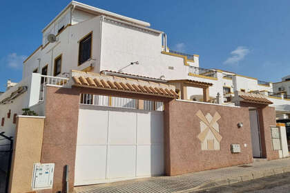 Rijtjeshuizen verkoop in Los Altos, Torrevieja, Alicante. 