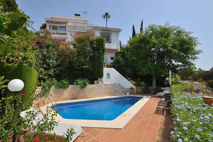 Cluster house for sale in Benalmádena, Málaga. 