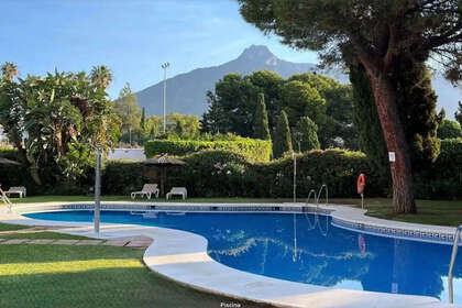 酒店公寓 出售 进入 Puerto Banús, Marbella, Málaga. 