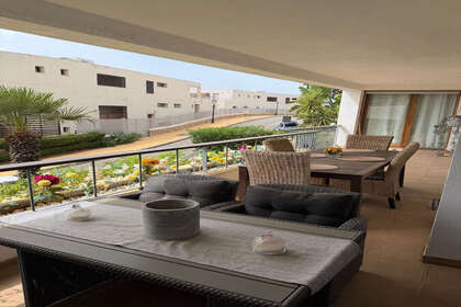 酒店公寓 出售 进入 Altos de Los Monteros, Marbella, Málaga. 