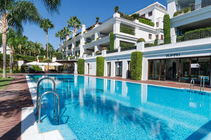 酒店公寓 出售 进入 Estepona, Málaga. 