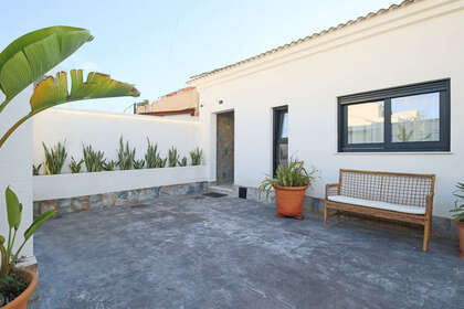 Cluster house for sale in Torrevieja, Alicante. 