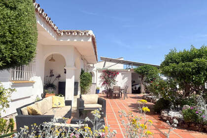 Таунхаус Продажа в Cerros Del Lago, Marbella, Málaga. 