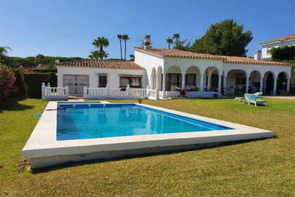 Таунхаус Продажа в Hacienda Las Chapas, Marbella, Málaga. 