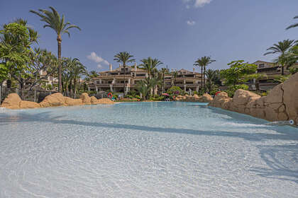 Апартаменты Продажа в Los monteros, Marbella, Málaga. 