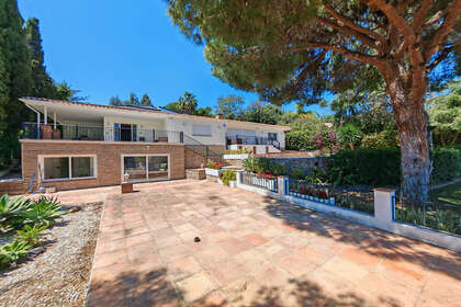 Таунхаус Продажа в Marbella, Málaga. 