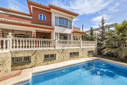 Таунхаус Продажа в Benalmádena, Málaga. 