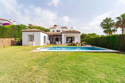 Таунхаус Продажа в Elviria, Marbella, Málaga. 