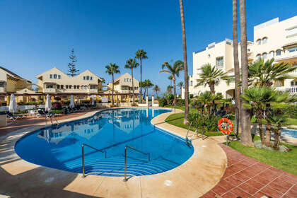Апартаменты Продажа в Elviria, Marbella, Málaga. 