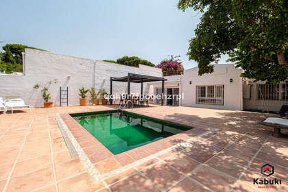Таунхаус Продажа в Hacienda Las Chapas, Marbella, Málaga. 