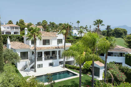Cluster house for sale in El Paraiso, Estepona, Málaga. 