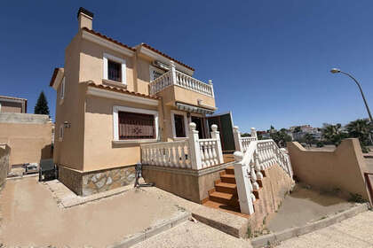 Maison de ville vendre en Villamartín, Alicante. 