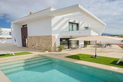 Cluster house for sale in Alhama de Murcia. 