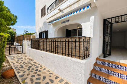 Maison de ville vendre en Cabo Roig, Alicante. 