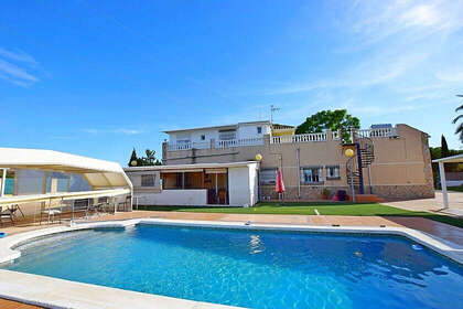 Cluster house for sale in Rojales, Alicante. 