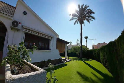 Cluster house for sale in Dehesa de Campoamor, Alicante. 