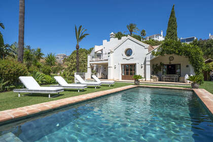 联排别墅 出售 进入 Estepona, Málaga. 