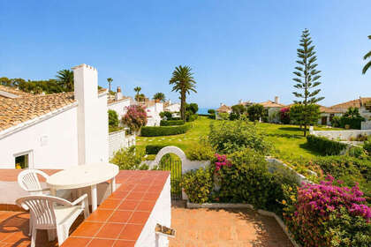 联排别墅 出售 进入 Estepona, Málaga. 