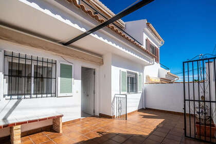 联排别墅 出售 进入 San Miguel de Salinas, Alicante. 