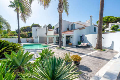 Таунхаус Продажа в Casares, Málaga. 