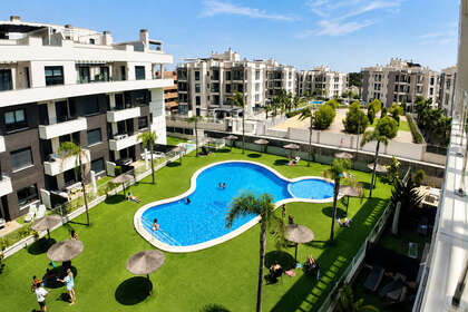 Penthouse for sale in Villamartín, Alicante. 