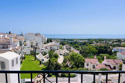 Apartment for sale in Calahonda, Mijas, Málaga. 