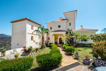 Fincas verkoop in Estepona, Málaga. 