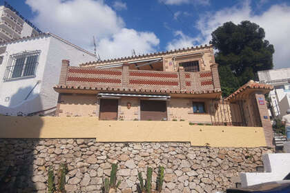 Domy na prodej v Nueva andalucia, Málaga. 
