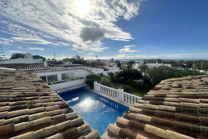 Řadový dům na prodej v Calahonda, Mijas, Málaga. 