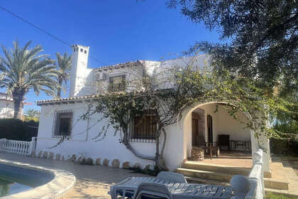 Řadový dům na prodej v Cabo Roig, Alicante. 