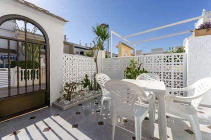 Апартаменты Продажа в Pilar de la Horadada, Alicante. 