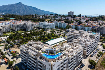 Апартаменты Продажа в Nueva Andalucía, Marbella, Málaga. 