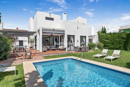 Таунхаус Продажа в Nueva andalucia, Málaga. 